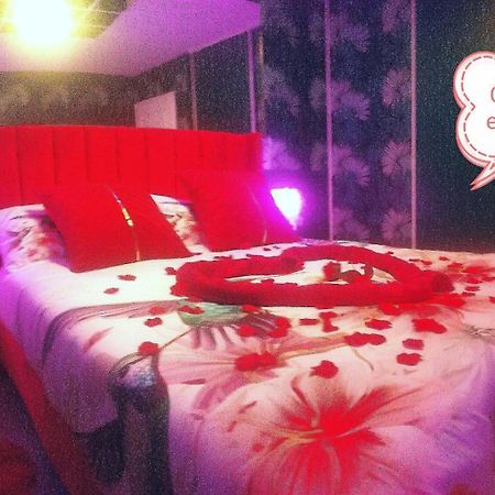 דיז'ון Romantisme Et Glamour 2 Avec Spa , Clim Et Jardin מראה חיצוני תמונה