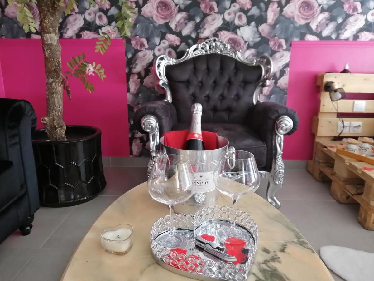 דיז'ון Romantisme Et Glamour 2 Avec Spa , Clim Et Jardin מראה חיצוני תמונה