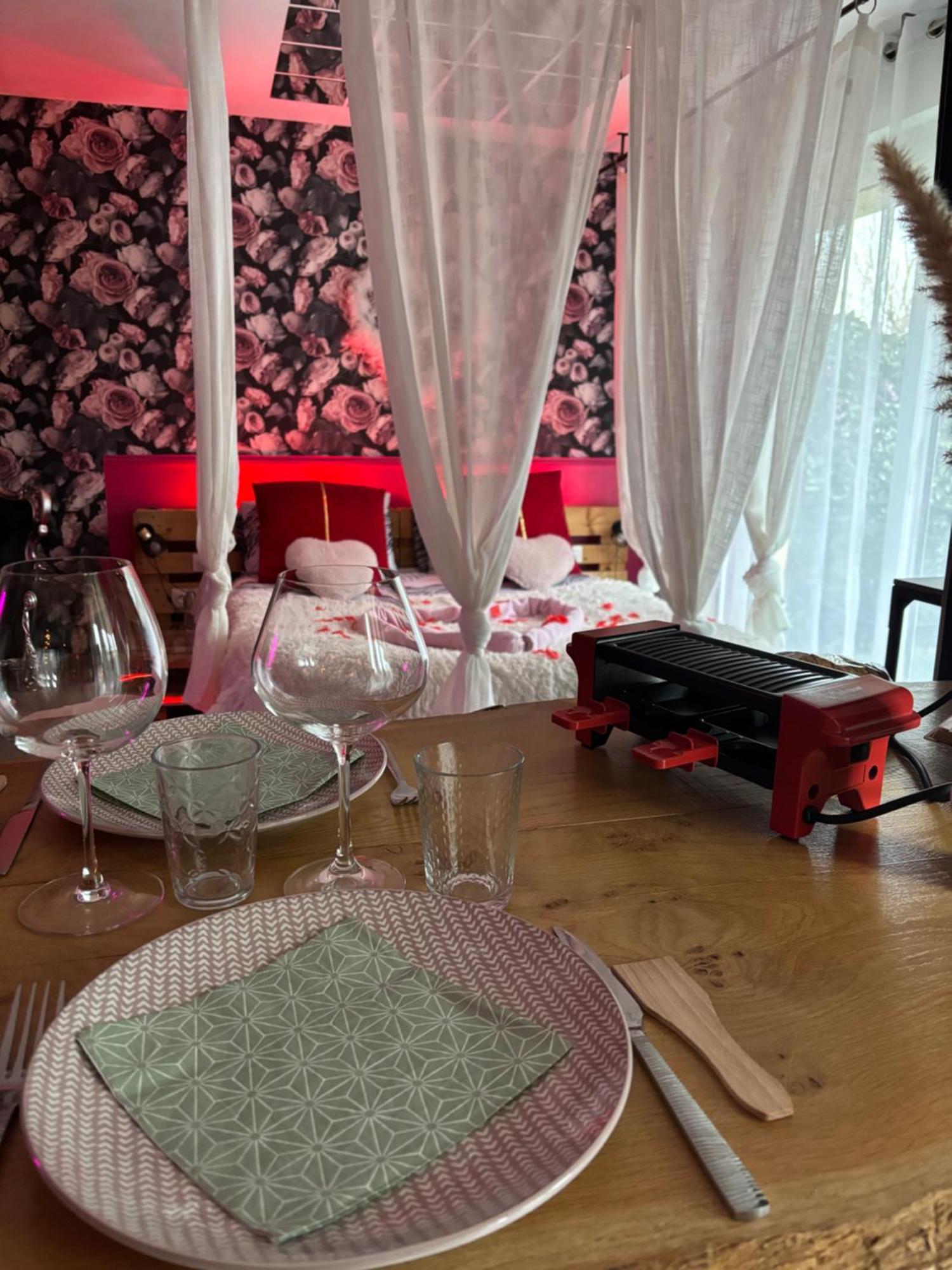 דיז'ון Romantisme Et Glamour 2 Avec Spa , Clim Et Jardin מראה חיצוני תמונה